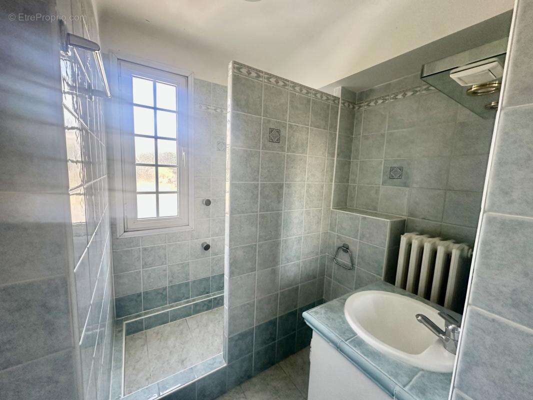 Appartement à MOUGINS