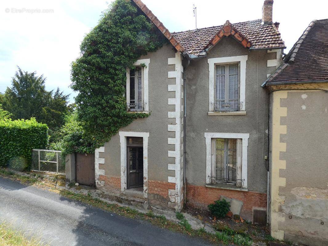 Maison à HAUTEFORT