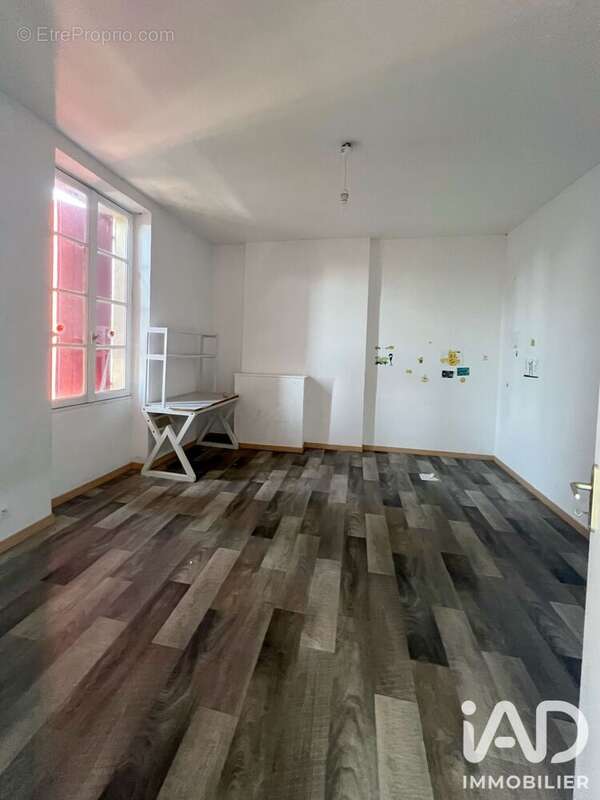 Photo 3