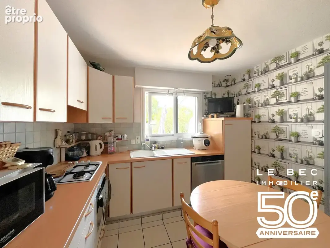Maison 102 m² à Saint-Ave  - photo 8