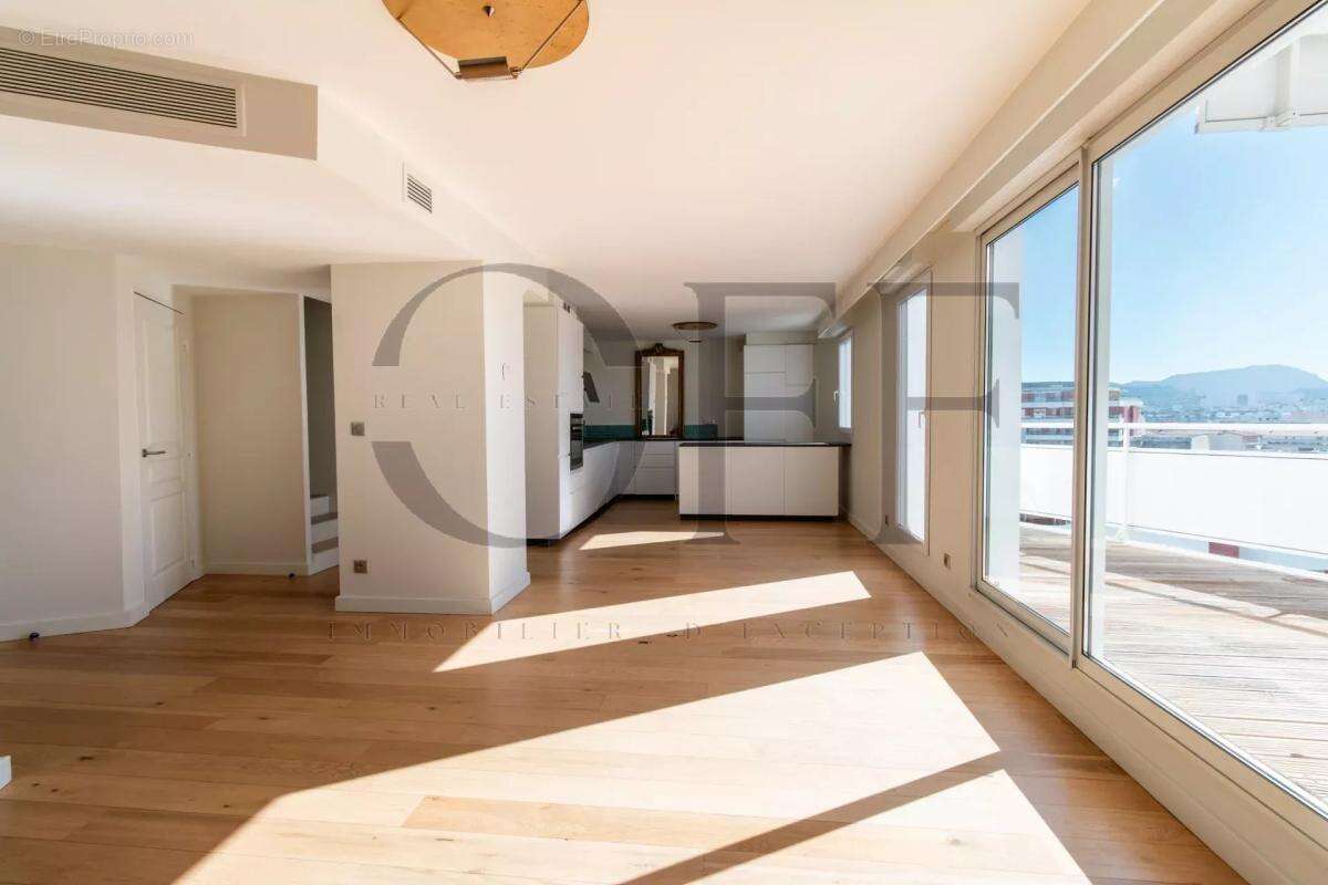 Appartement à MARSEILLE-8E