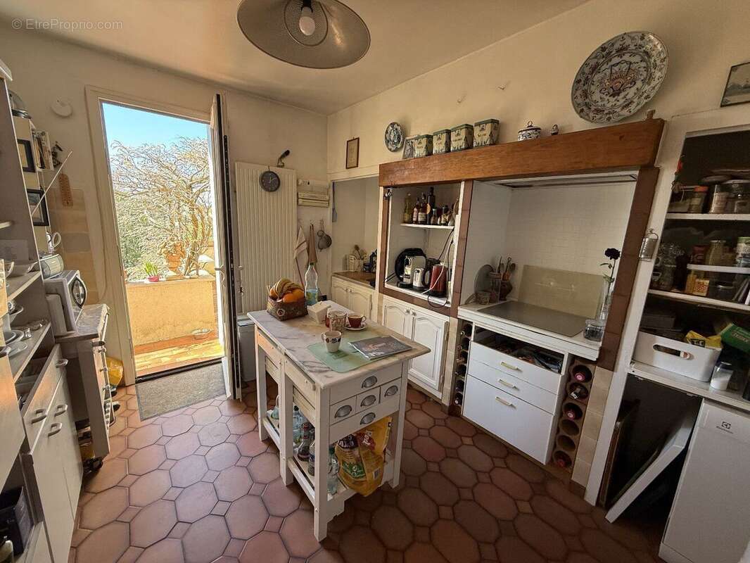 Maison 200 m² à Plaissan  - photo 4