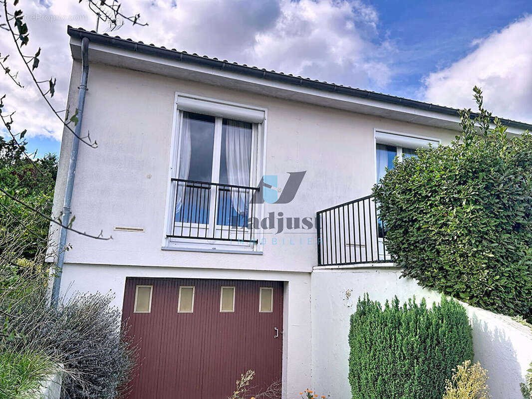 Maison à SAINT-PIERRE-LES-NEMOURS