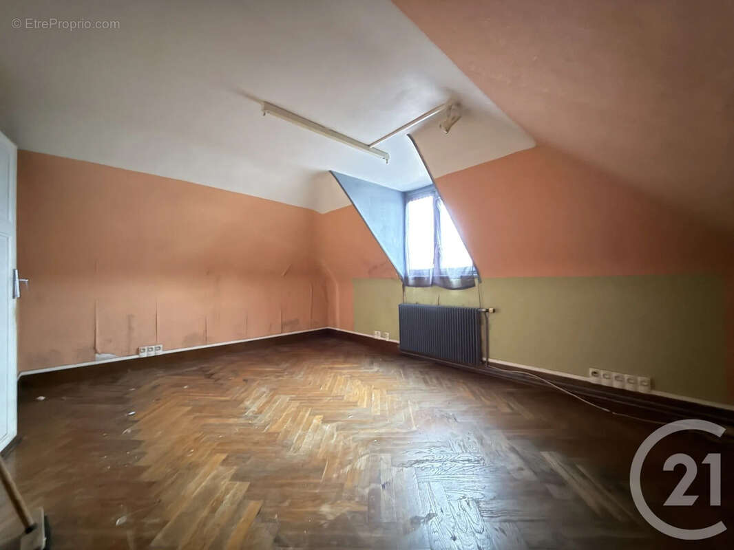 Maison à SAINT-QUENTIN