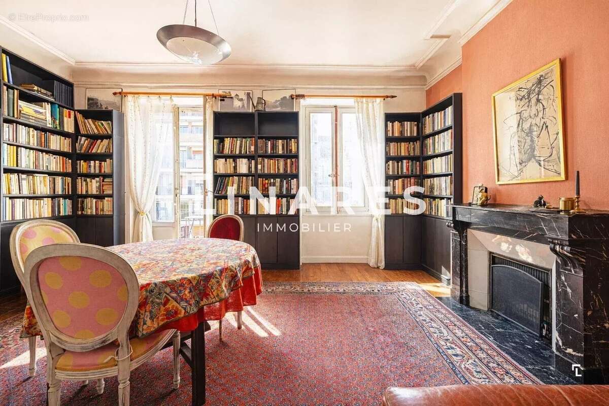Appartement à MARSEILLE-1E
