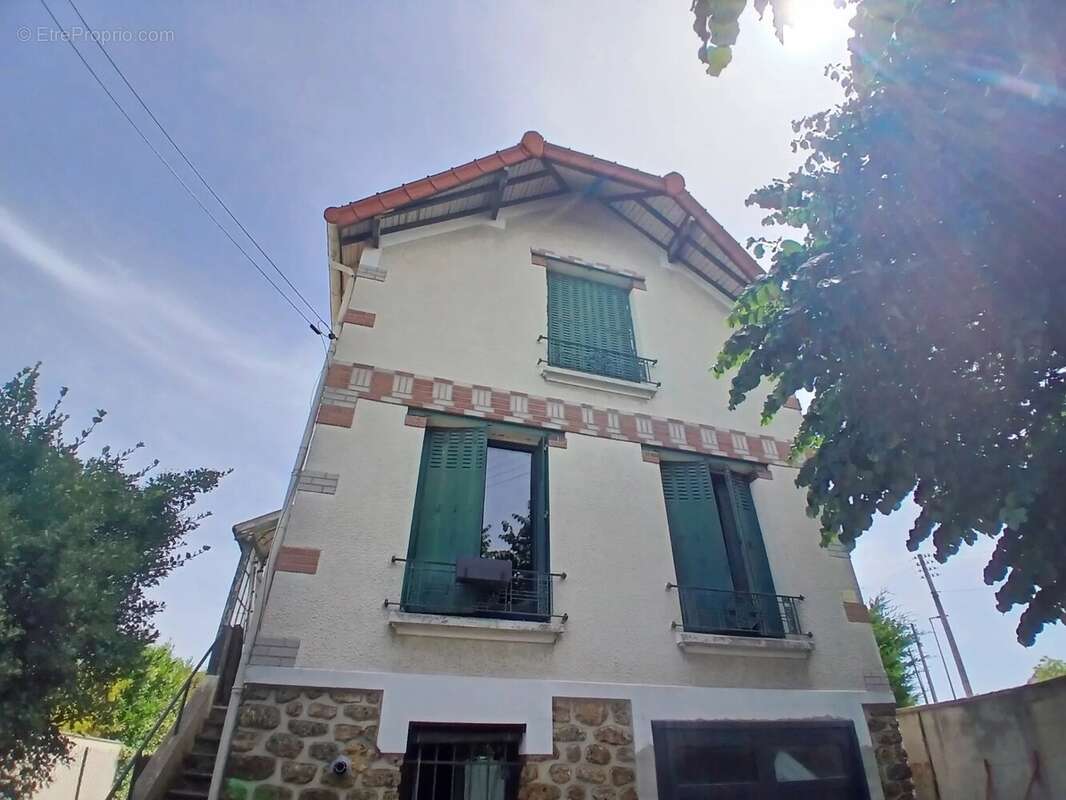 Maison à SARTROUVILLE