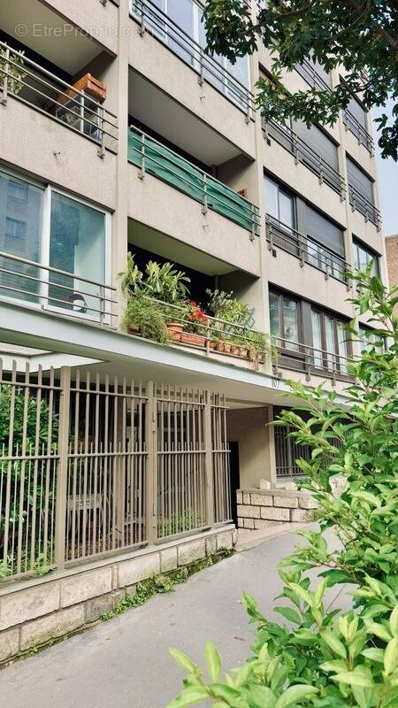 Appartement à PARIS-20E