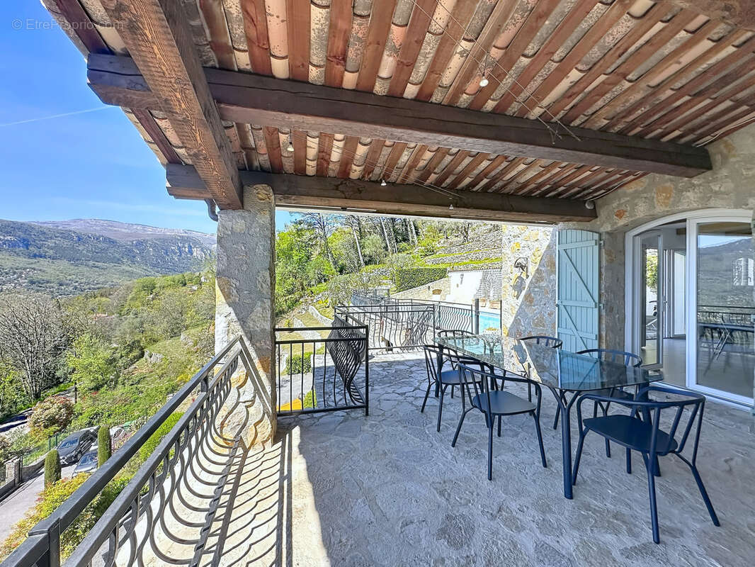 Maison à TOURRETTES-SUR-LOUP