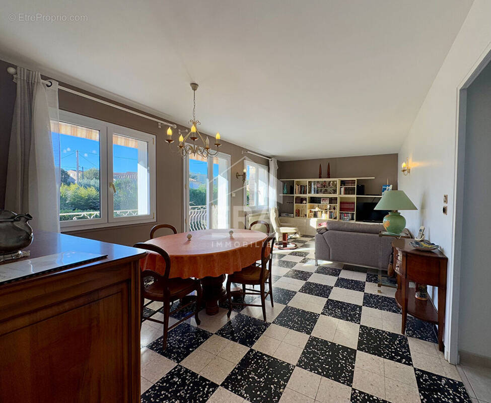 Maison à SIX-FOURS-LES-PLAGES