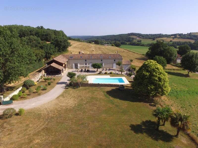 Maison de caractère rénovée dans les Hautes-Pyrénées (65) – Vue imprenable sur les Pyrénées, terrain de 1,7 ha - photo 32