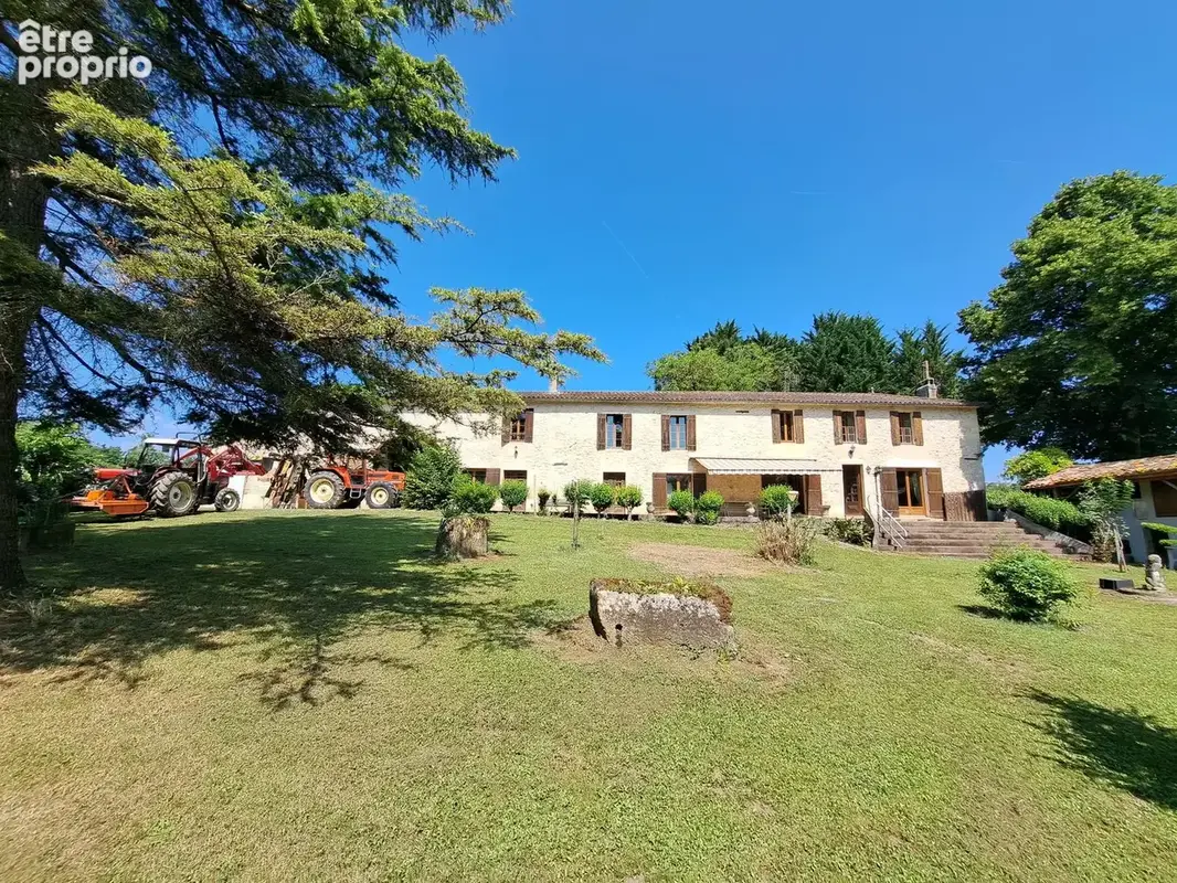 Maison à PUJOLS