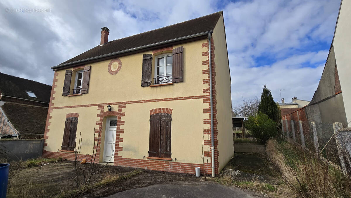 Maison à BEAUVAIS