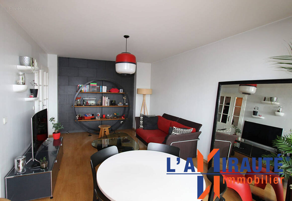 Appartement à SARTROUVILLE