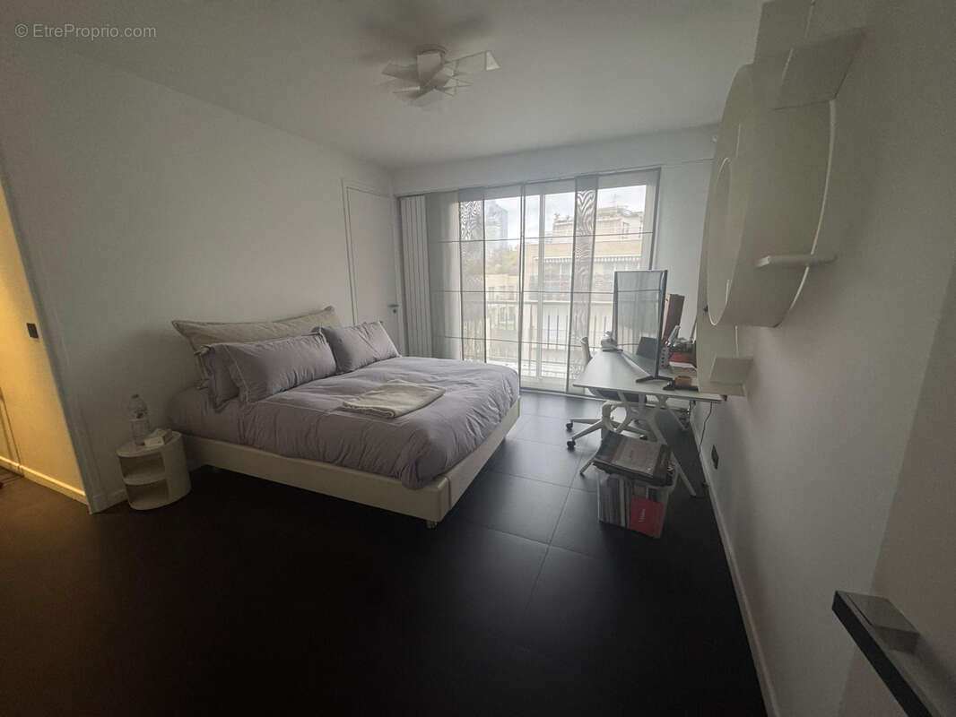 Appartement à NEUILLY-SUR-SEINE