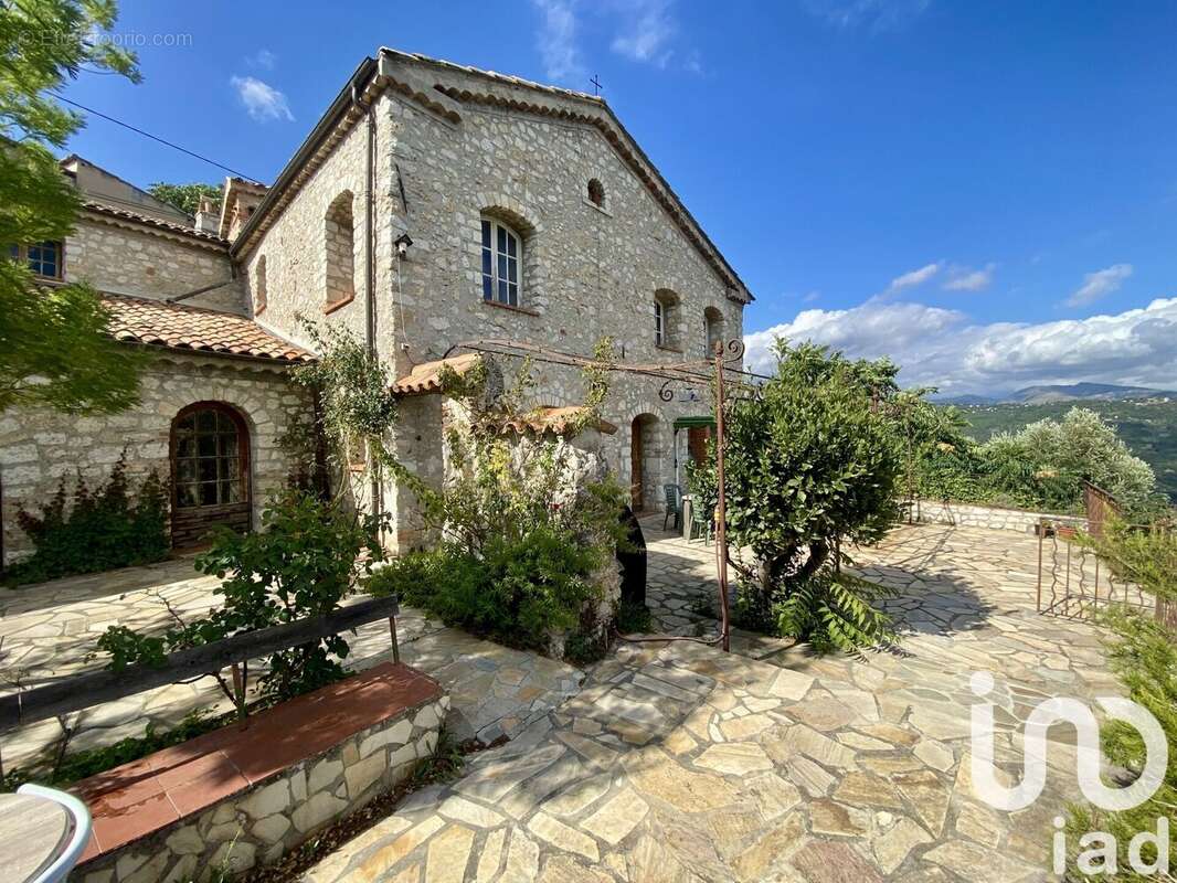 Photo 8 - Maison à CHATEAUNEUF-VILLEVIEILLE