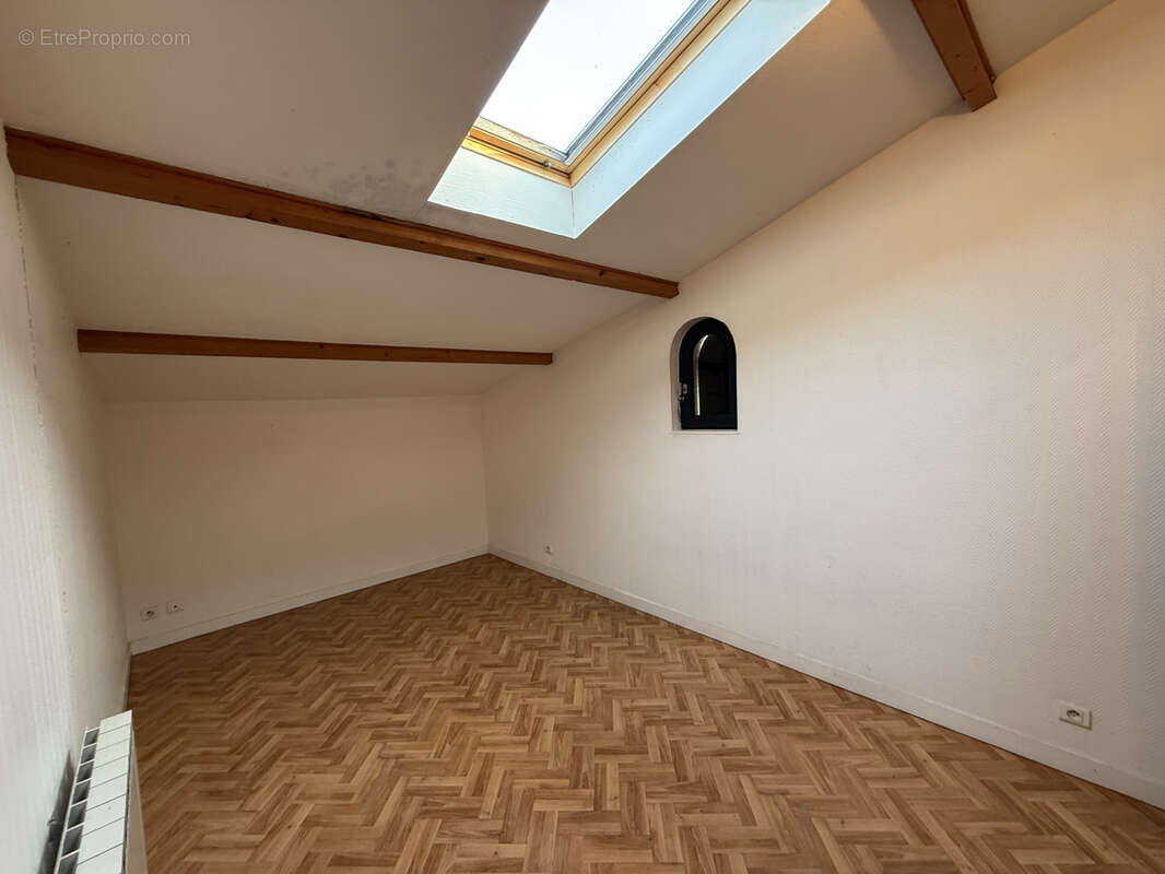 Maison 4 chambres double garage et jardin - photo 11