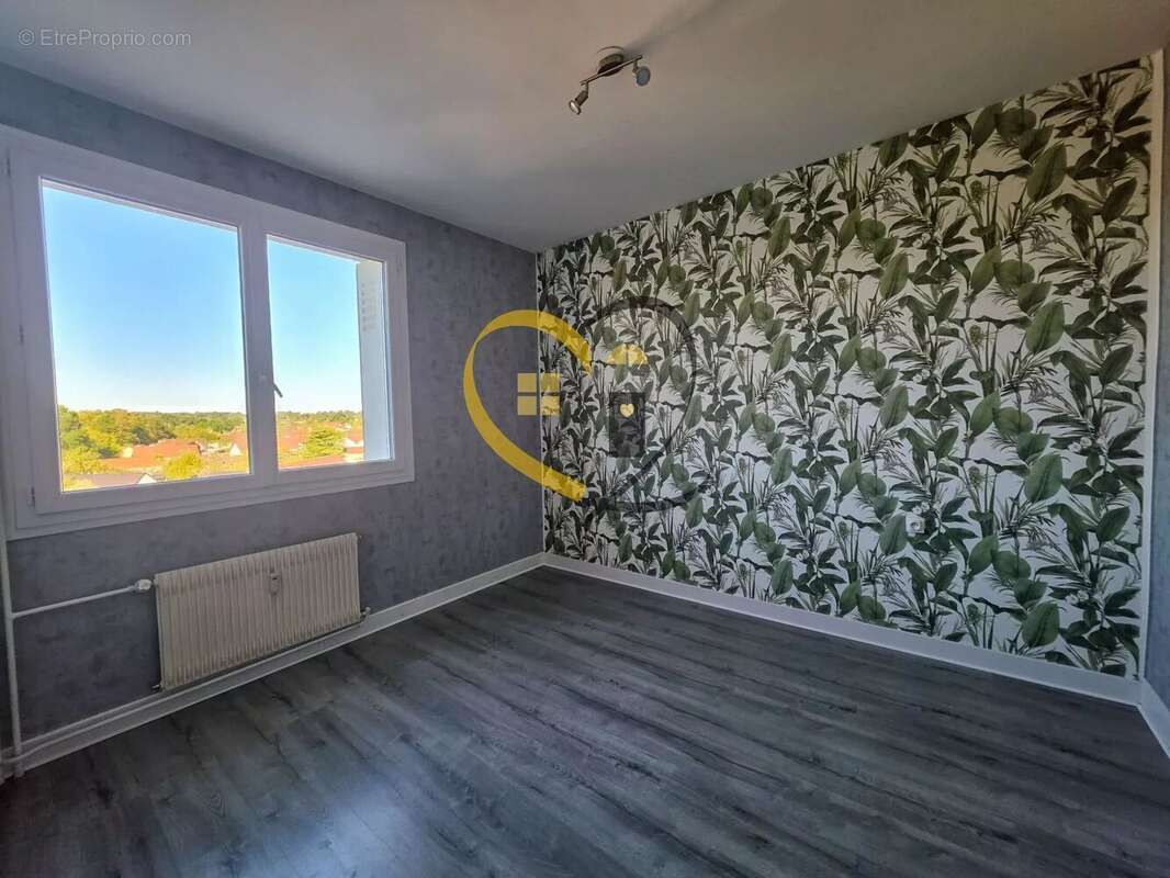 Appartement T3 rénové de 64 m² avec garage et cave – Résidences des Planchards à Yzeure - photo 9