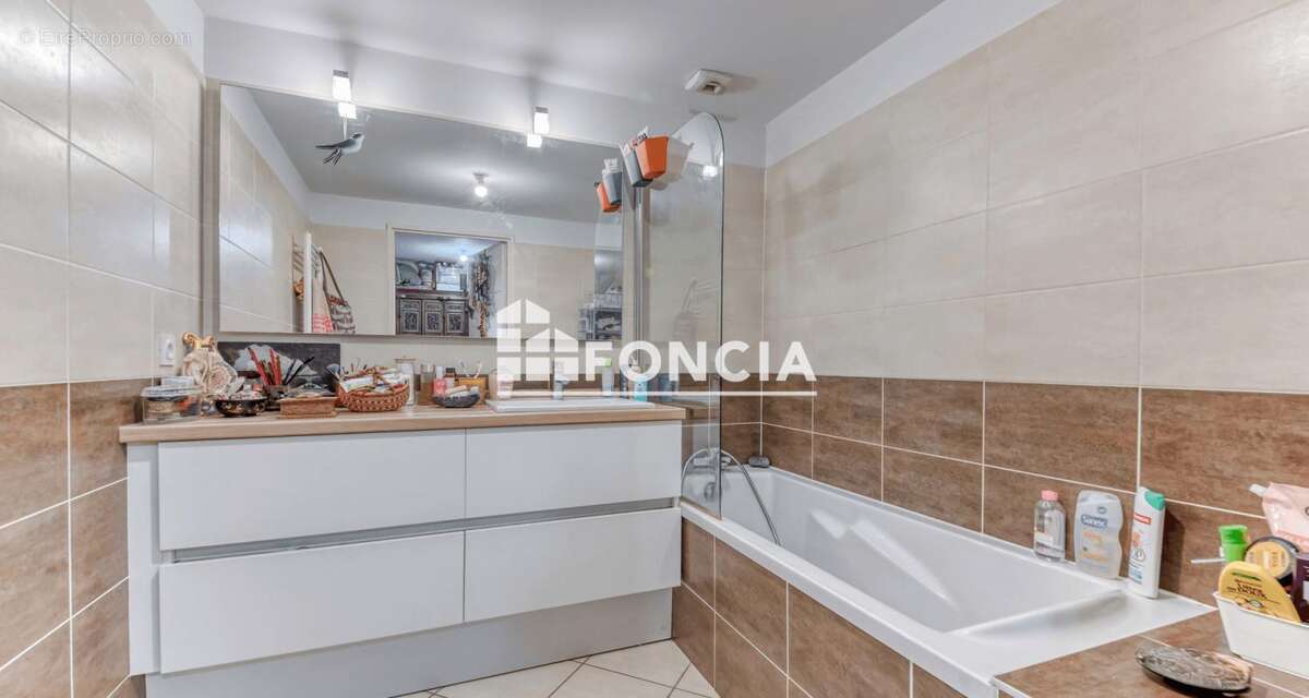 Appartement 88 m² à Villeurbanne  - photo 8