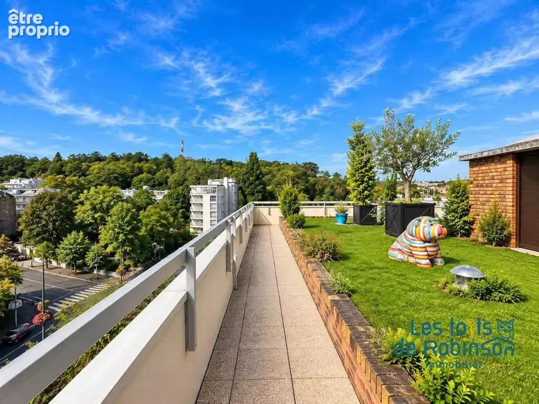 Dernier étage de 183m2 avec jardin et terrasse sur le toit - photo 3