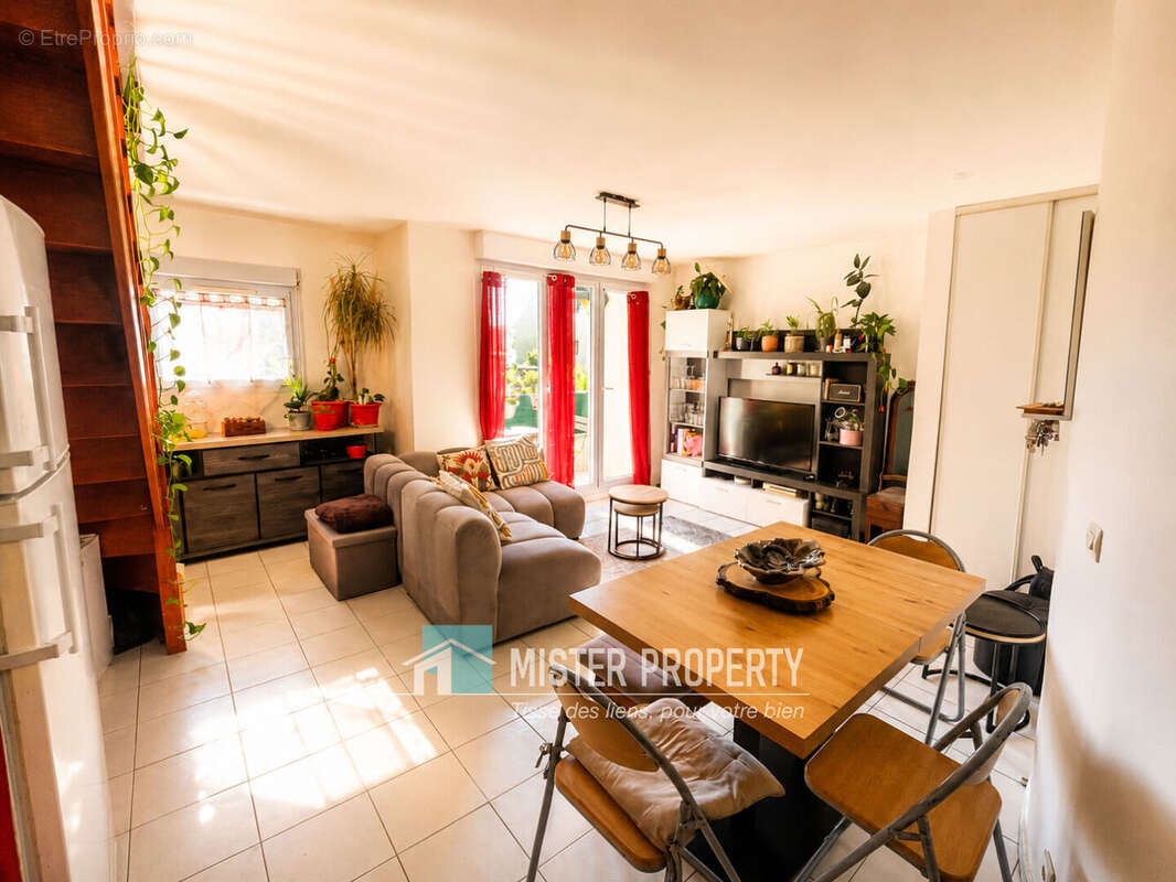 Appartement à SARTROUVILLE