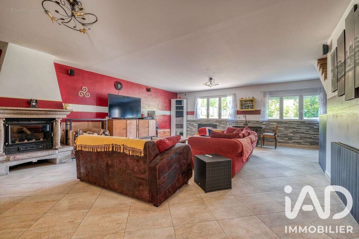 Maison 308 m² à Compans  - photo 8