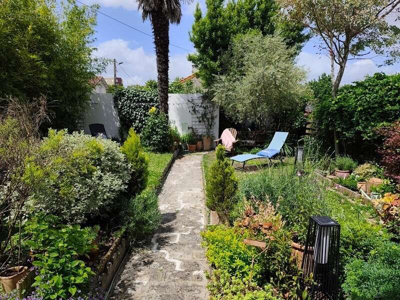 Maison à vendre 7 pièces ANGOULEME (16) - photo 3