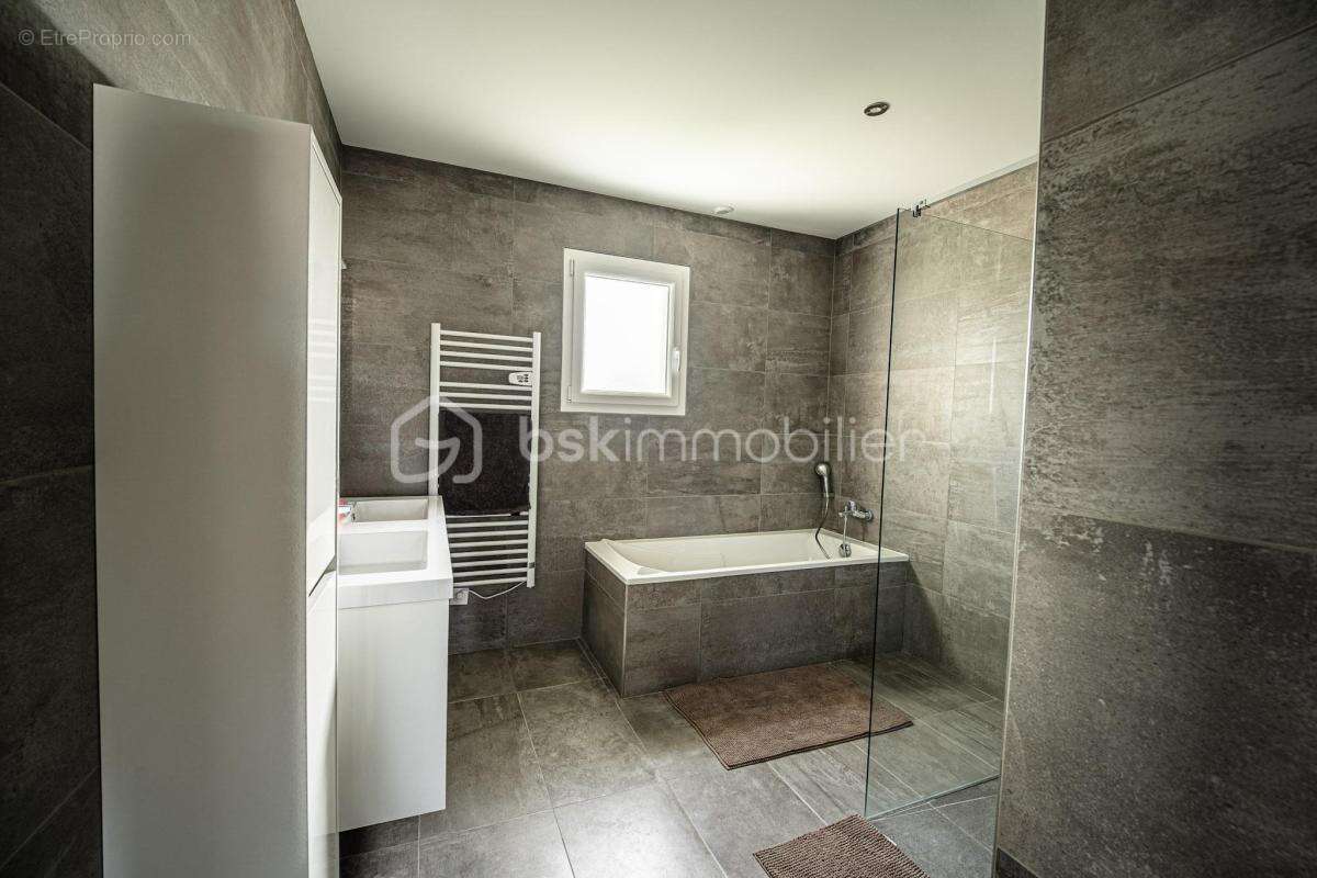 Maison 4 pièces de plain-pied à quelques minutes de Bourgoin-Jallieu - photo 10