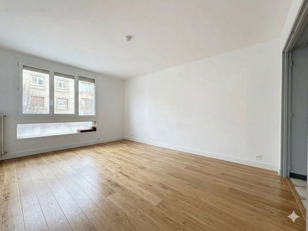 Appartement à COURBEVOIE