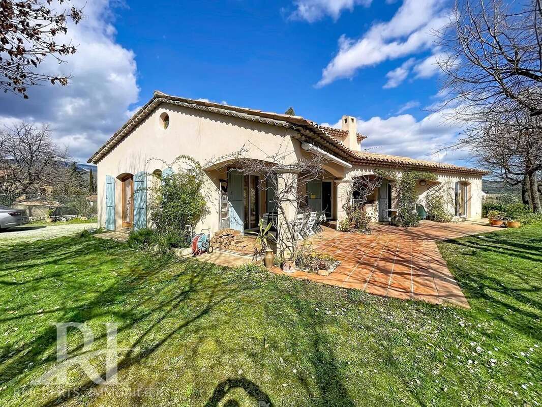 Maison à SAINT-CEZAIRE-SUR-SIAGNE