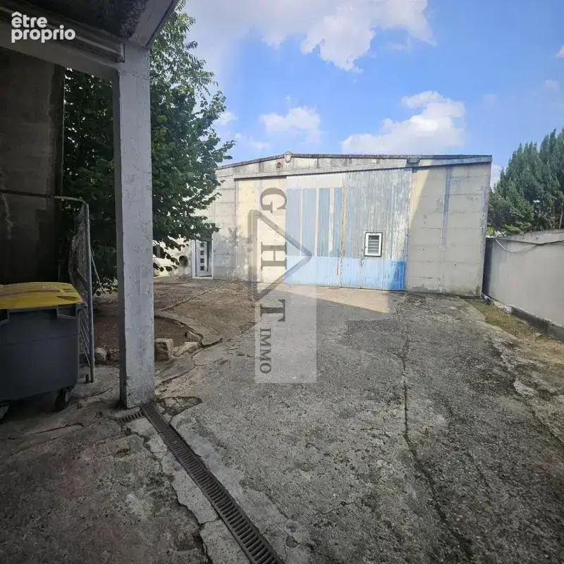 Local d'activité avec logements – Emplacement stratégique - photo 5