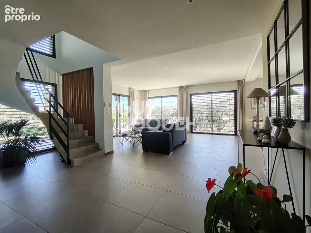Beaumes-de-Venise - Villa d'architecte de 180 m², 3 chambres, Jardin, Garage, Piscinable - photo 6