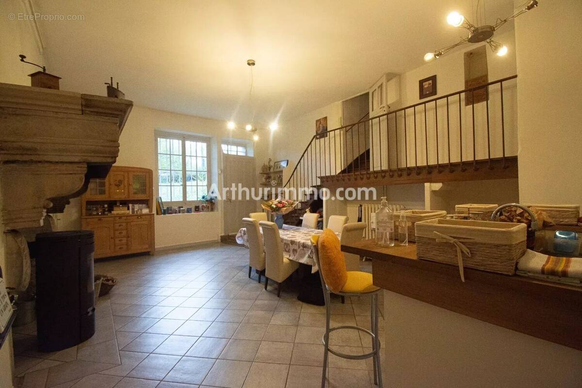 Maison 547 m² à Arc-Et-Senans  - photo 6