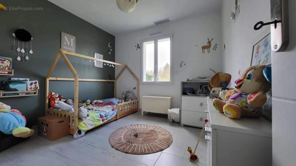 Maison à COURS-DE-PILE