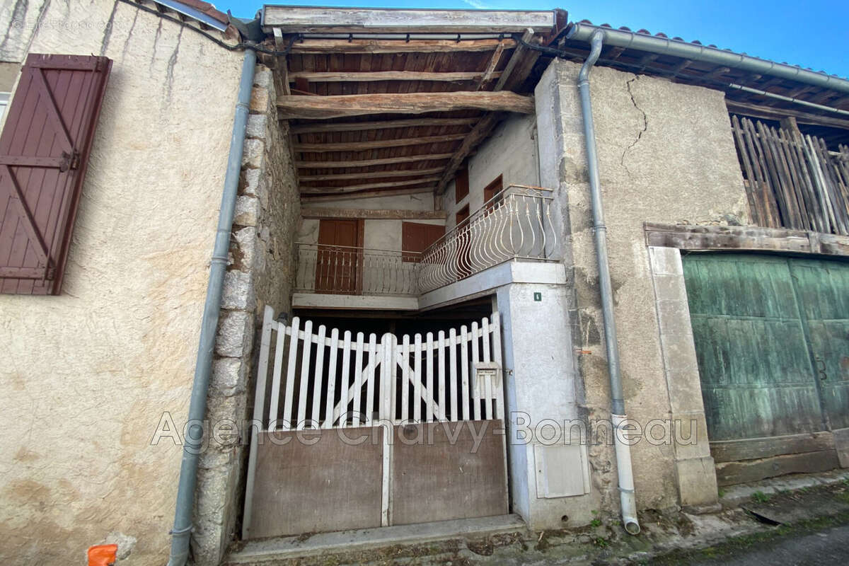 Maison à PRAT-BONREPAUX