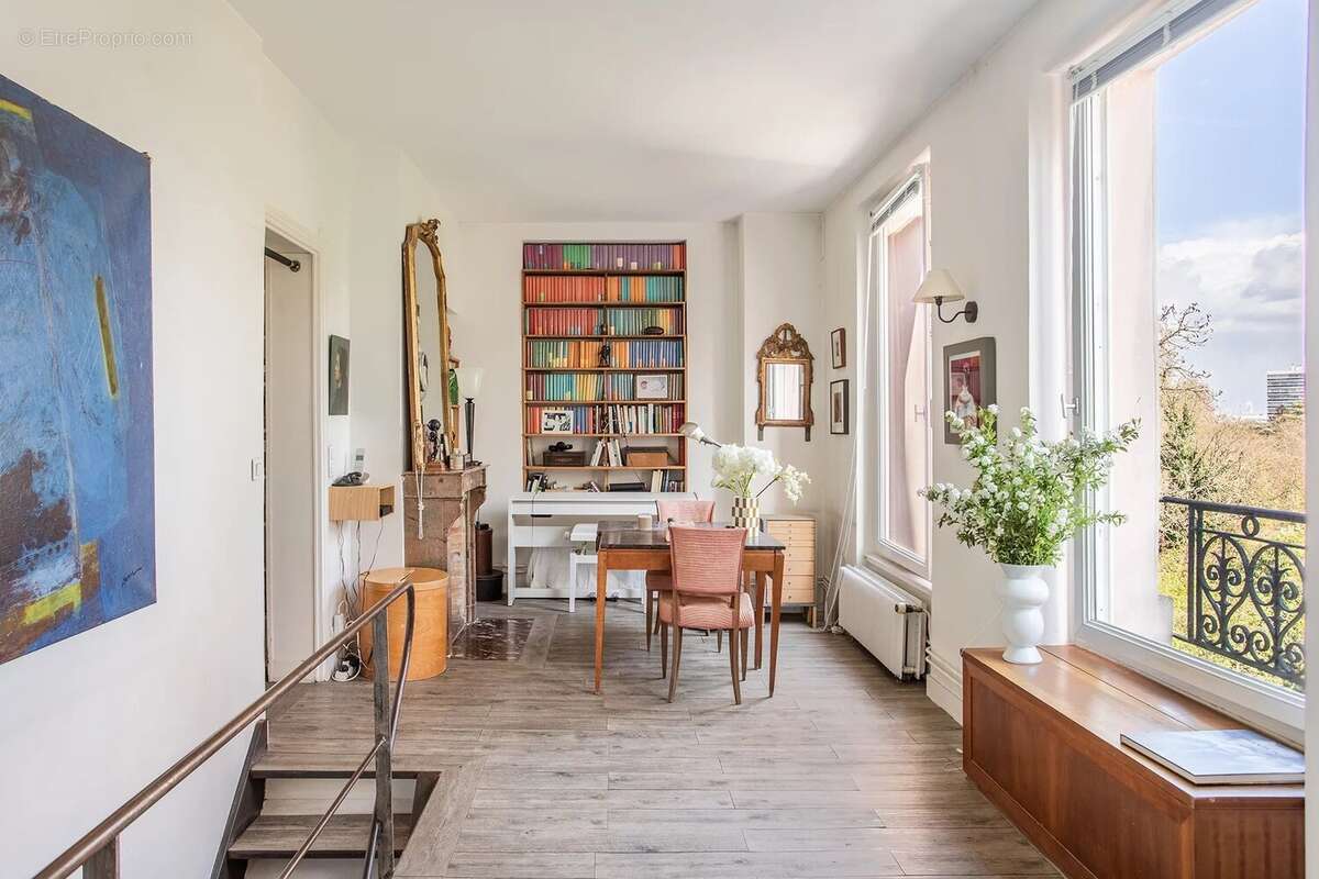 Appartement à PARIS-14E