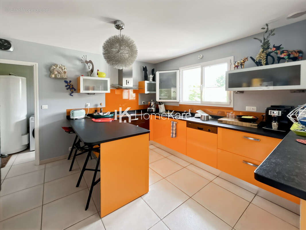 Maison à LA SALVETAT-SAINT-GILLES