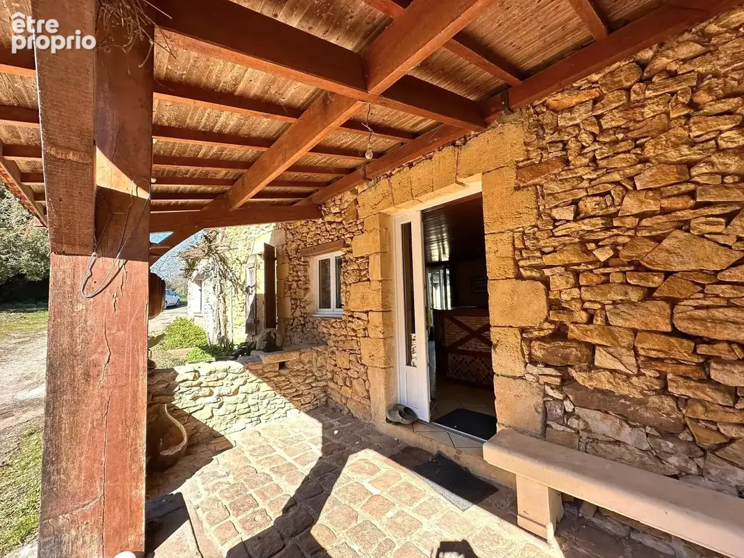 Authentique ferme avec 4 ha de terrain - photo 2