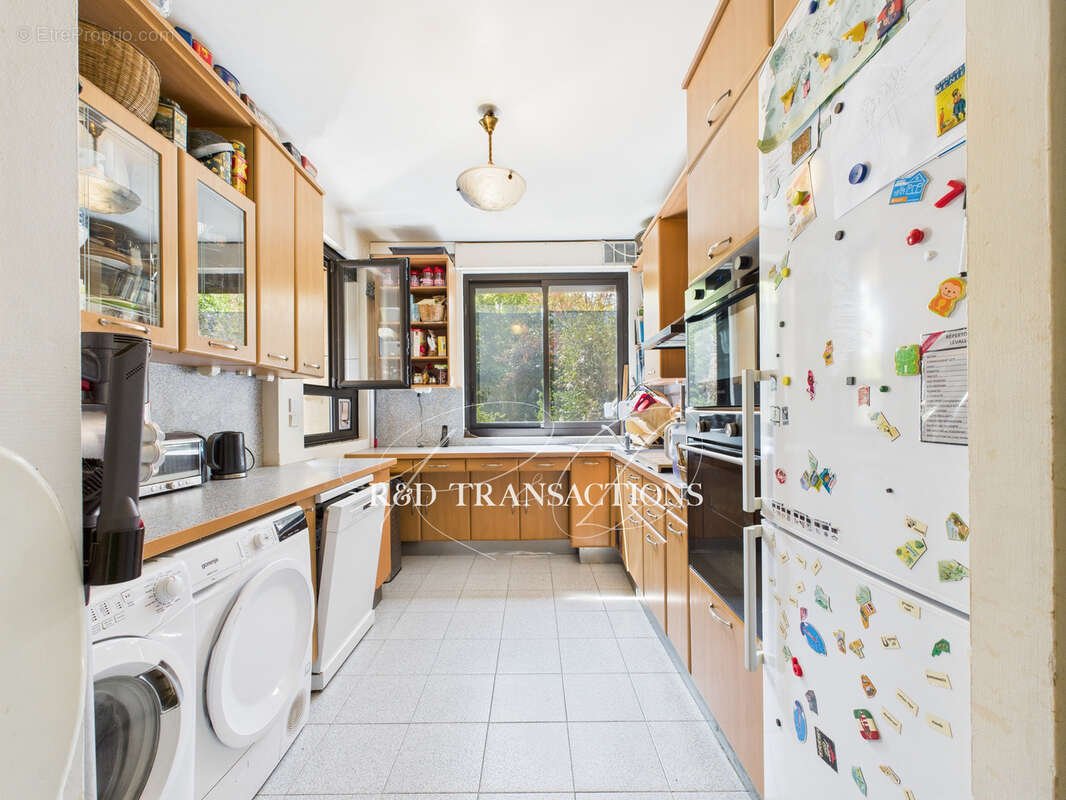 Appartement à NEUILLY-SUR-SEINE