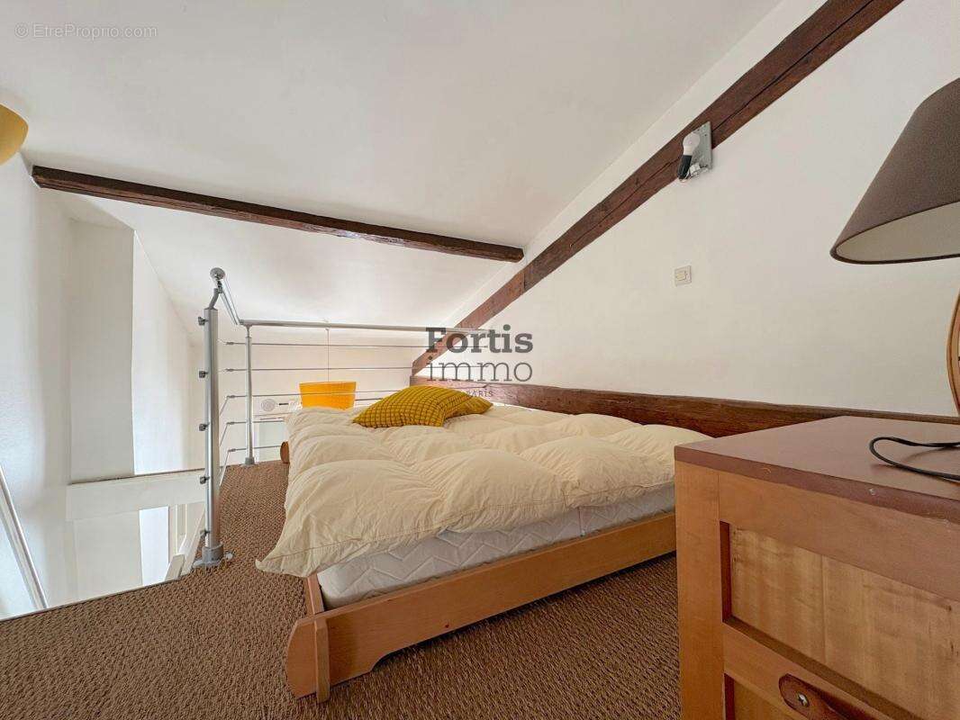 Appartement à PARIS-7E