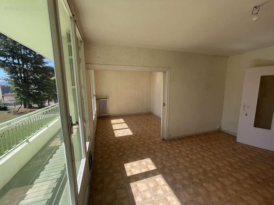Appartement 65 m² à Romans-Sur-Isere  - photo 2