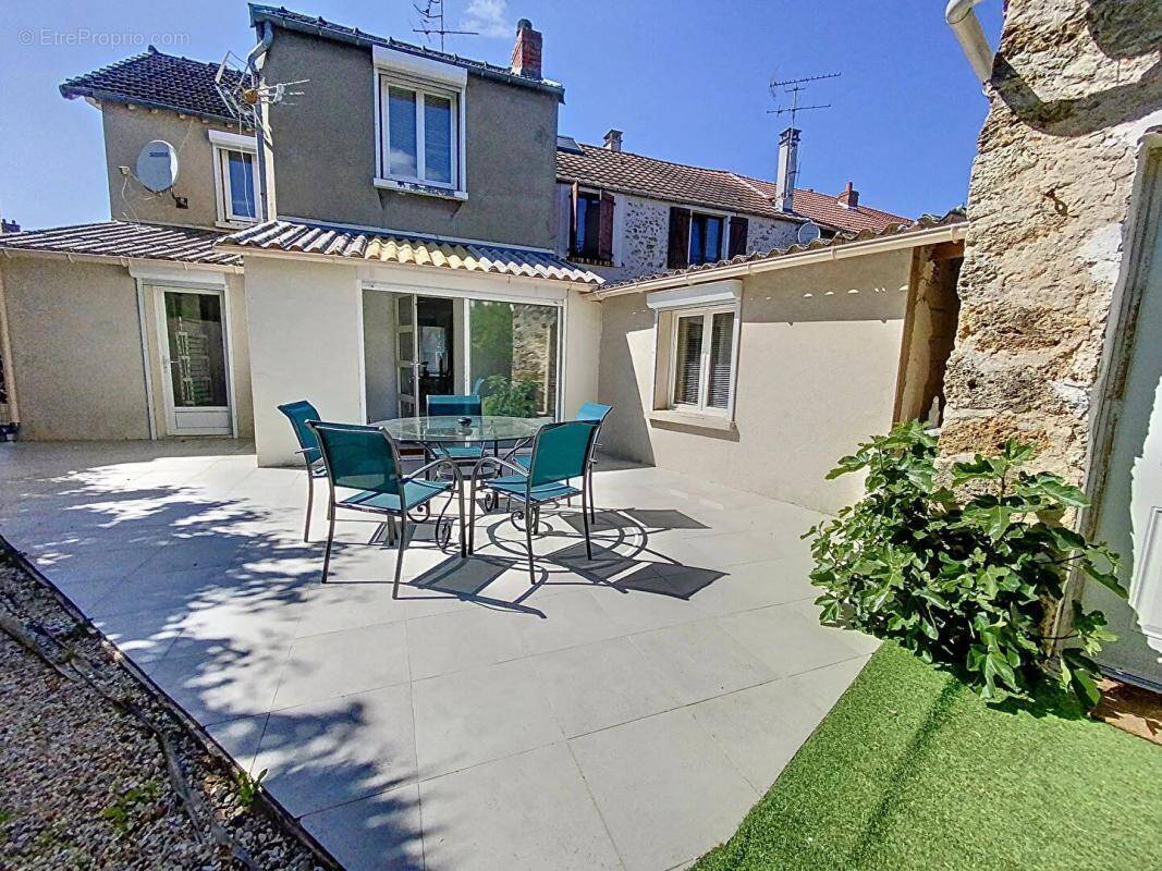 Maison à MONTIGNY-LE-BRETONNEUX