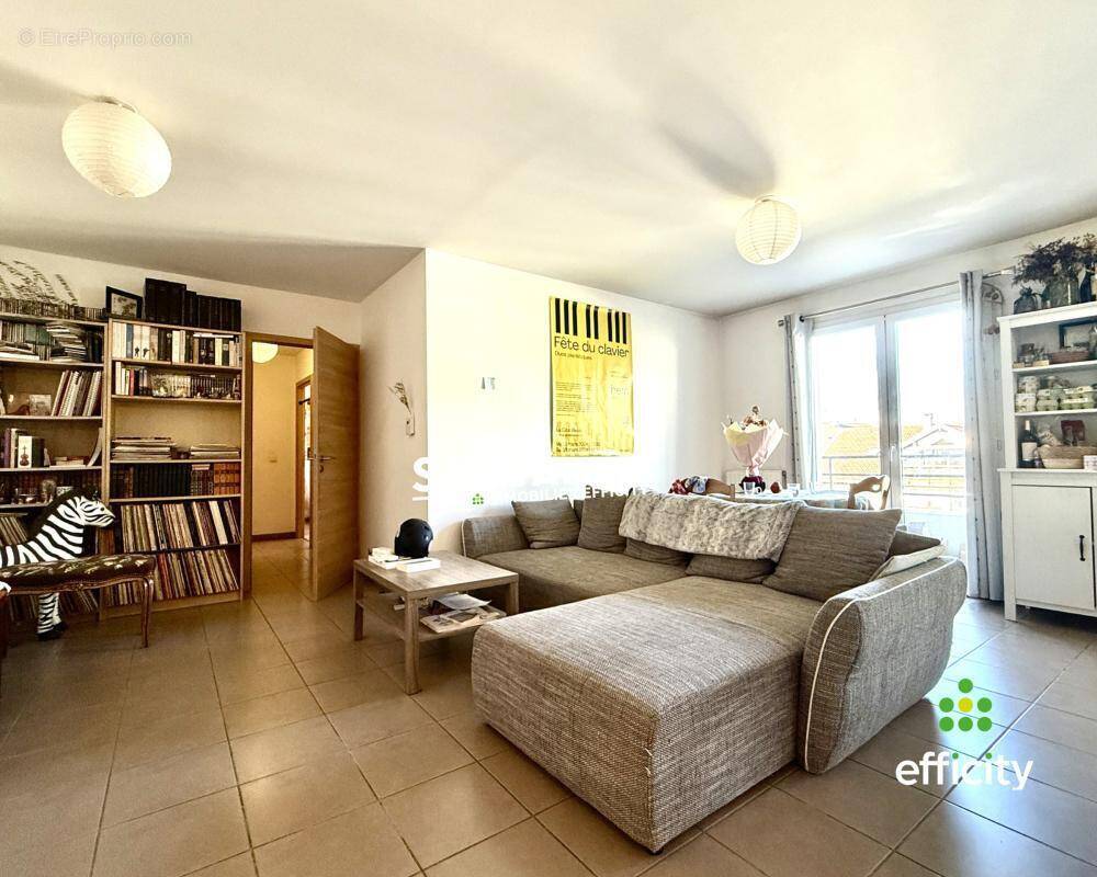 Appartement à VILLE-LA-GRAND