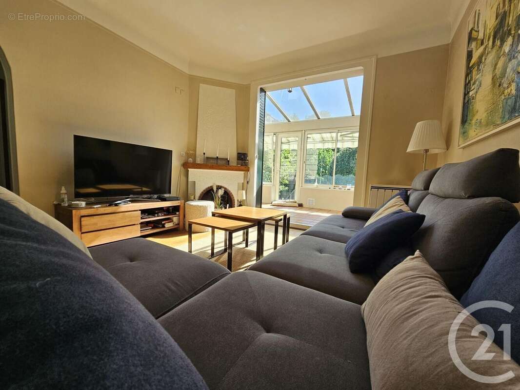 Maison à SAINT-MAUR-DES-FOSSES