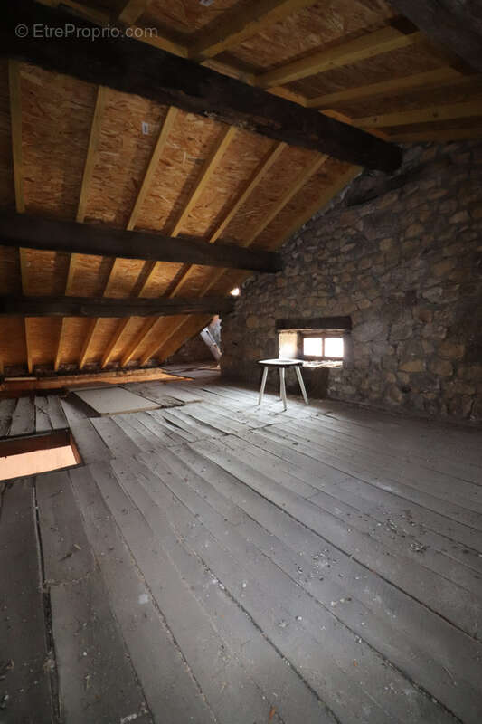 Maison à DESAIGNES