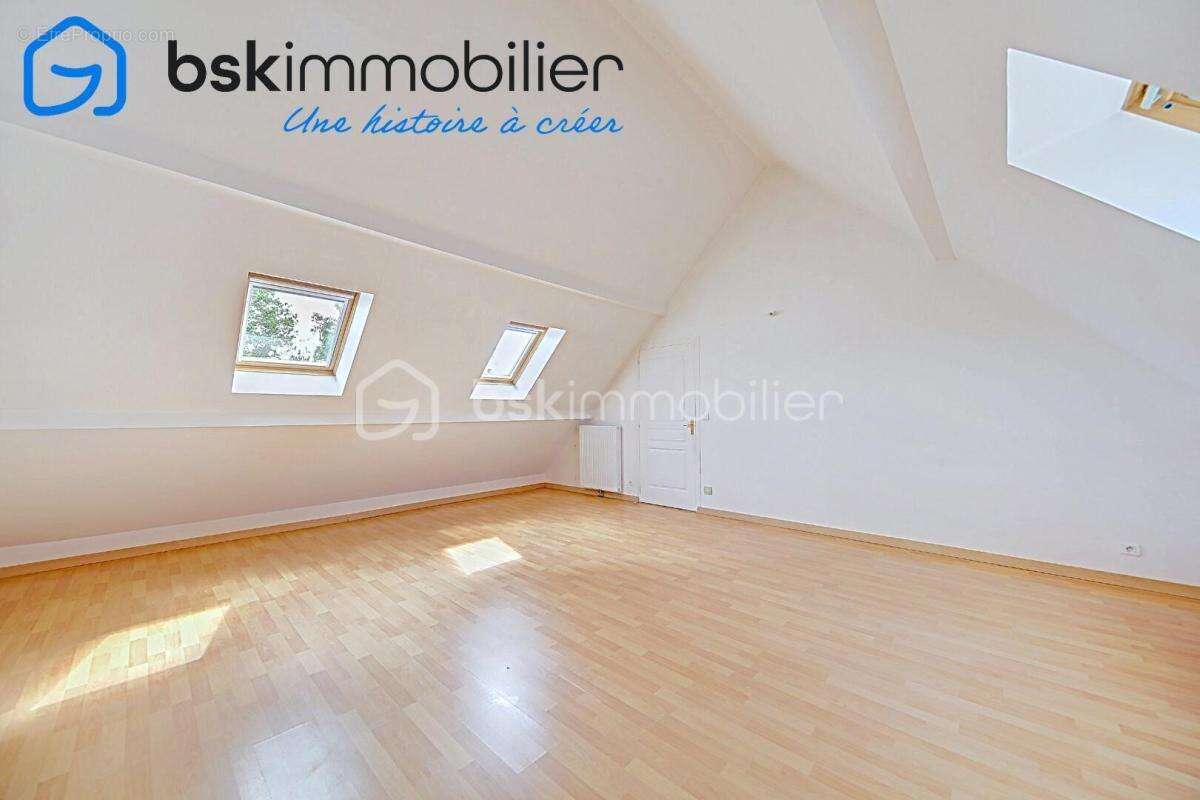 Maison à FEUCHEROLLES