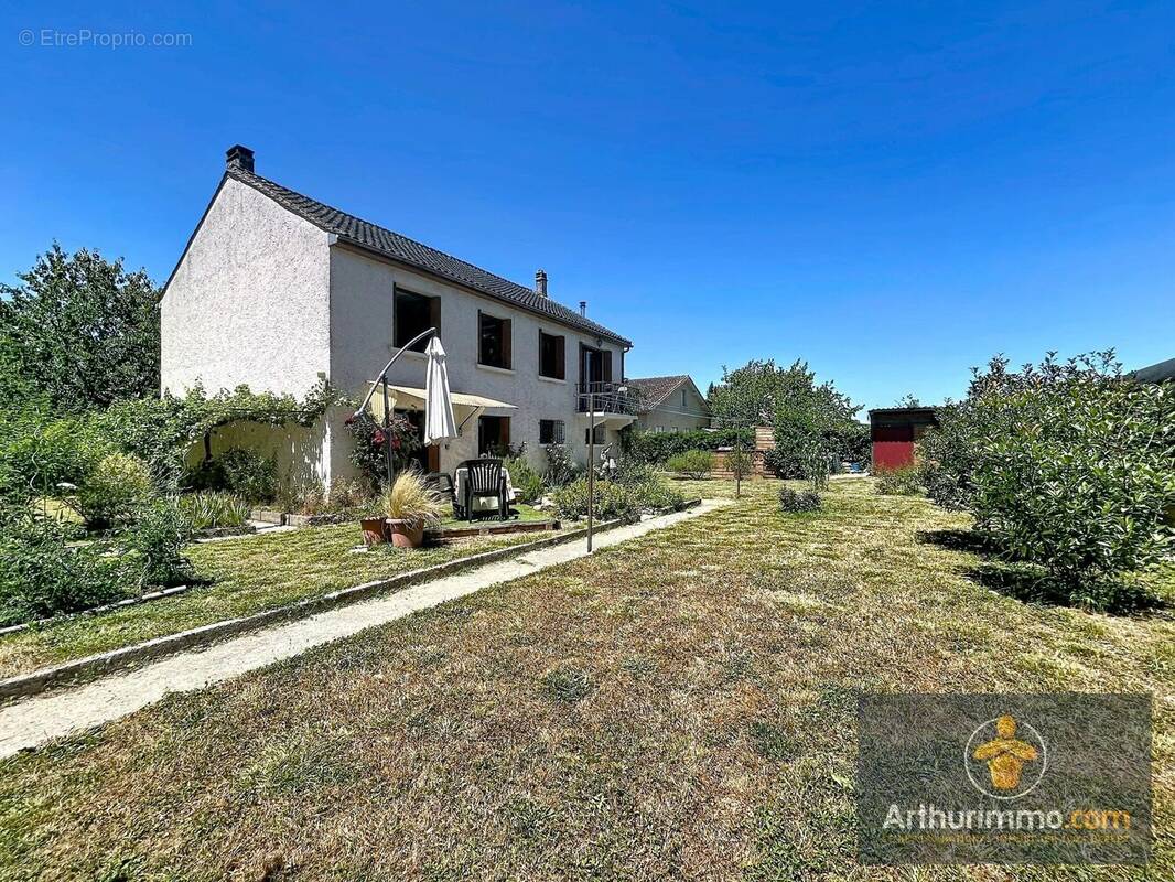Maison à SIORAC-EN-PERIGORD