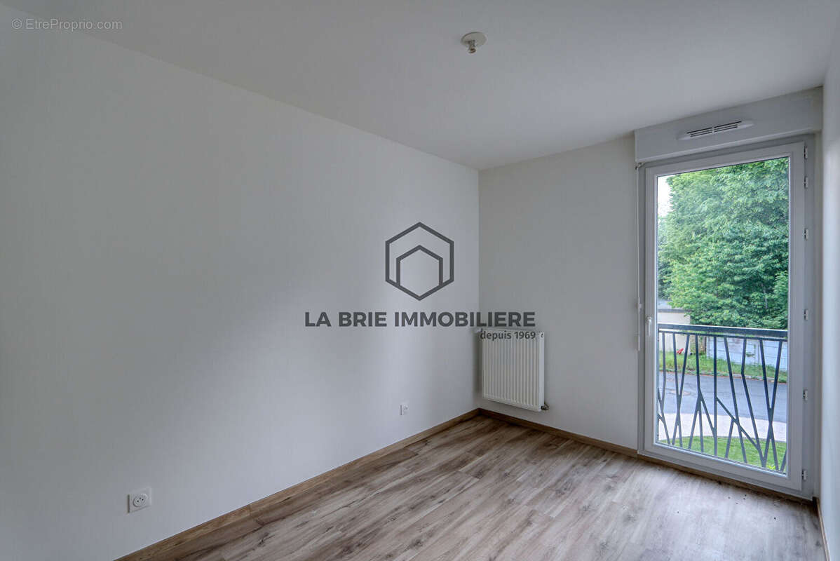Appartement à EMERAINVILLE