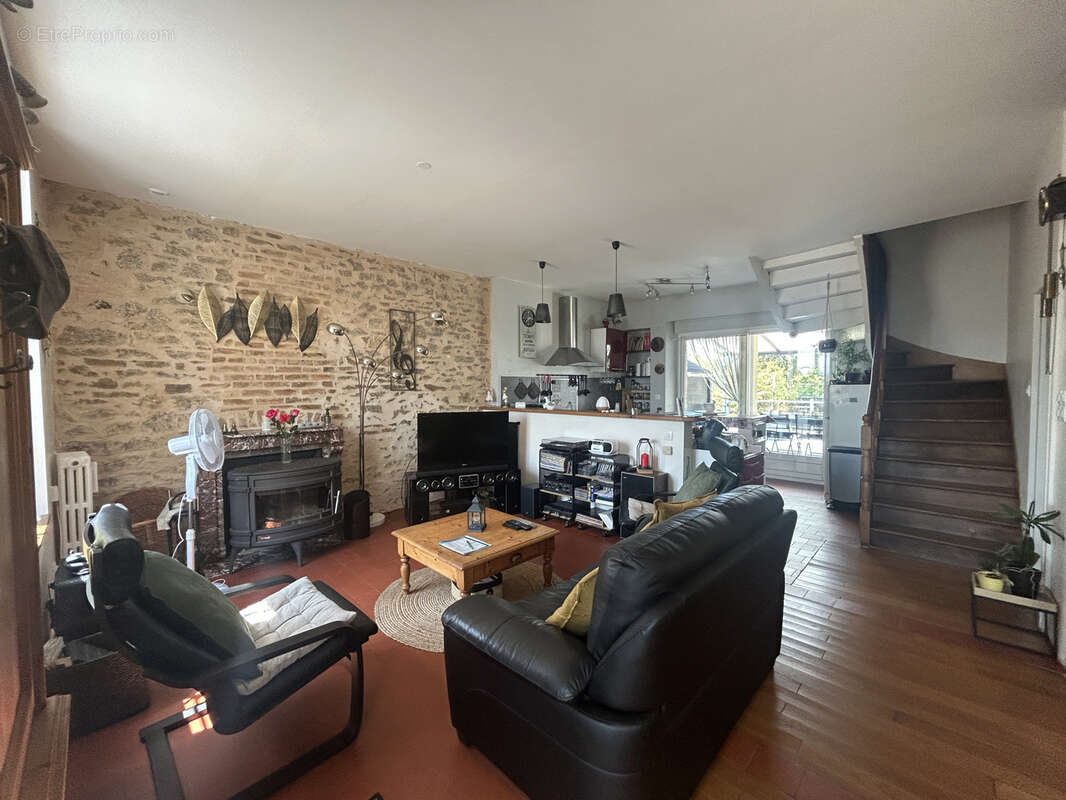 Maison ancienne rénovée avec cave, atelier, jardin - photo 5