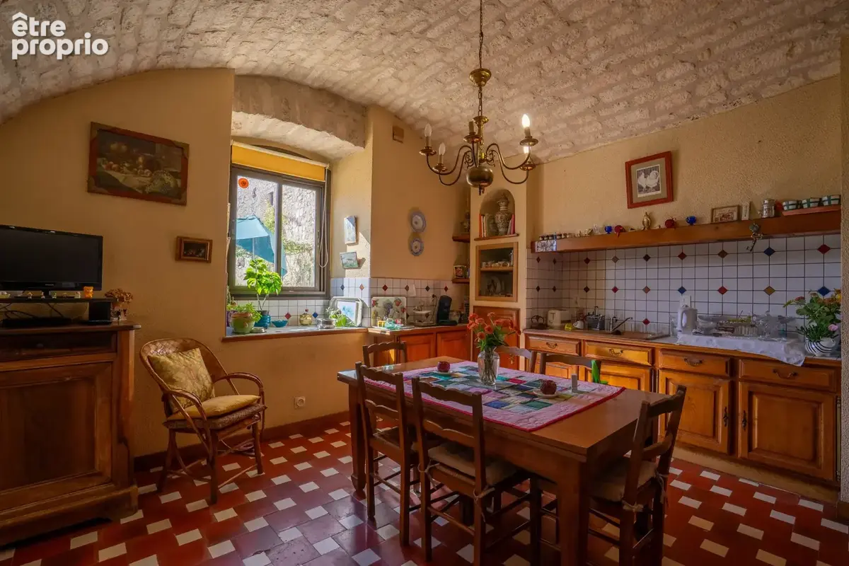 Magnifique maison bourgeoise 18 ème en coeur de village avec jardin, piscine et superbe vue - photo 10