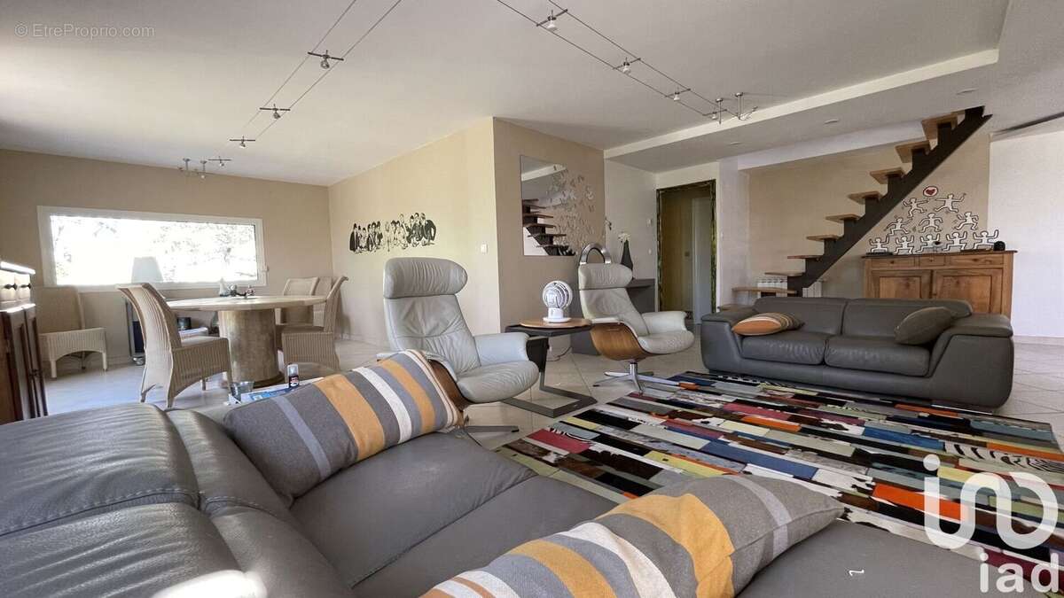 Photo 8 - Maison à JONQUIERES-SAINT-VINCENT